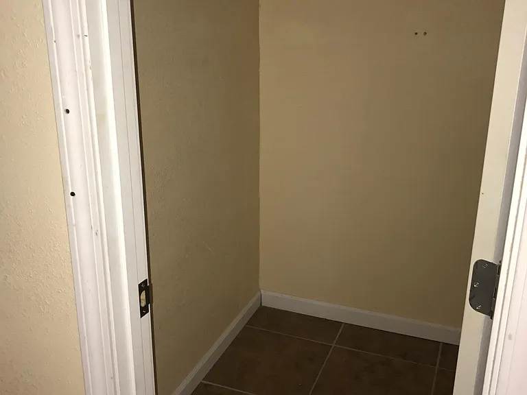 431 Carrie Dr #11 — Photo 13