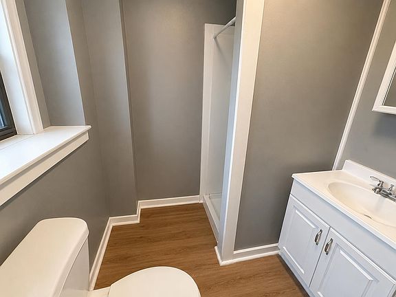 2nd image of 10-12 Vernon St #301