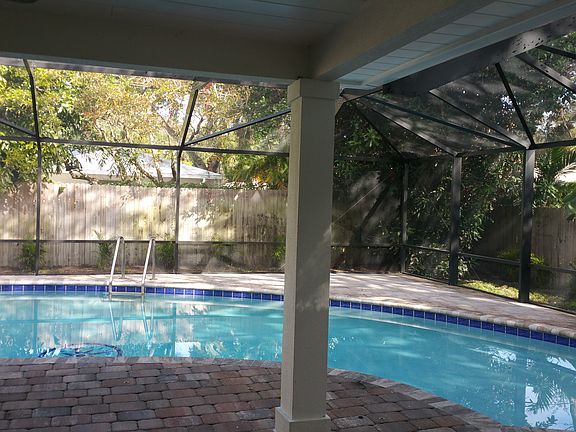 3rd image of 511 Iris Ln