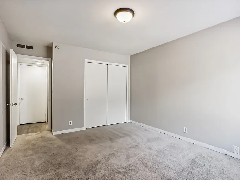 Northfield Manor Apartments — Photo 18