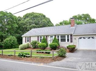 28 Greenwood Ave, Hyannis, MA 02601