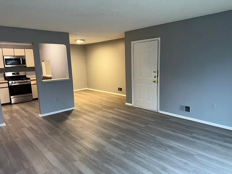 464 Northam Dr — Photo 3