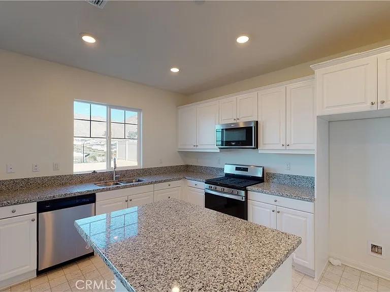 21084 Telegraph Rd — Photo 4