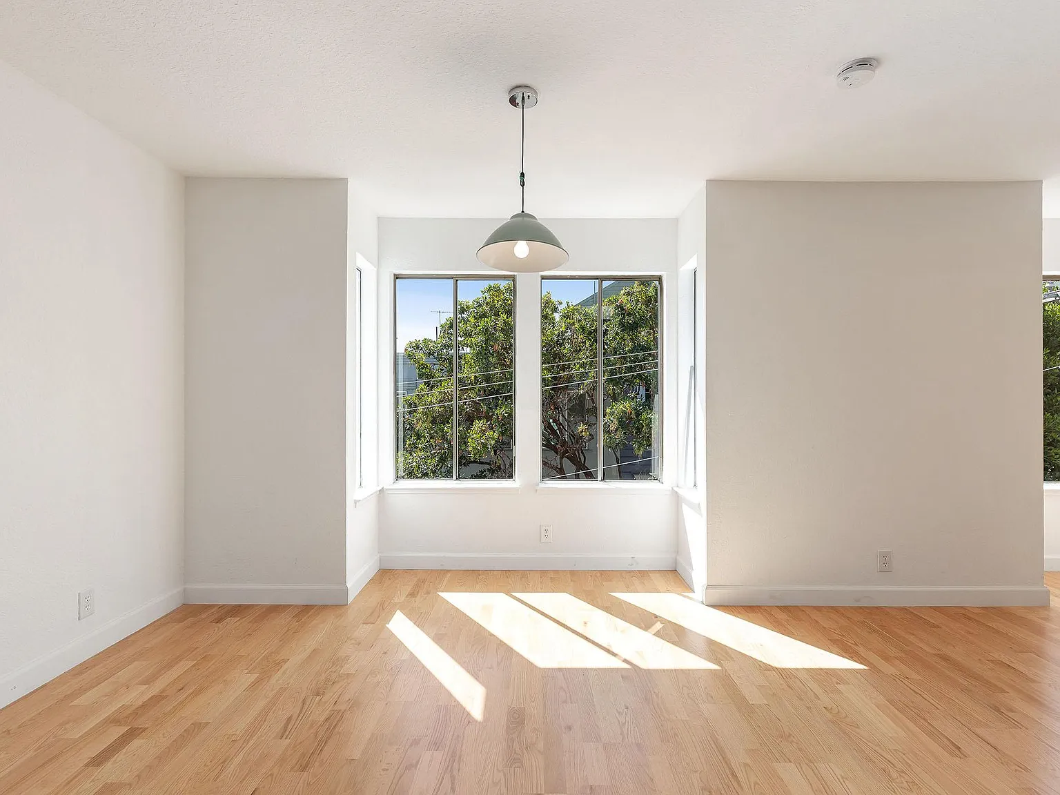 2 bed, 1400 sqft, $6,750 — Photo 4