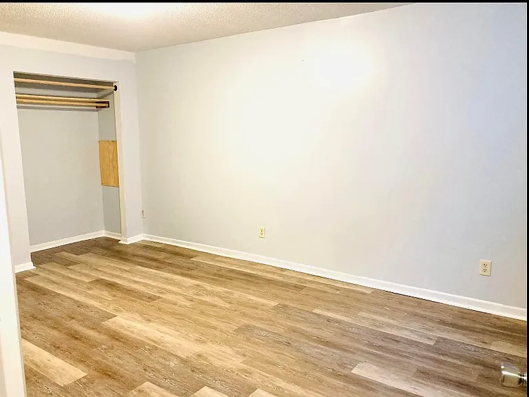 1318 Circle Terrace Blvd NE — Photo 6