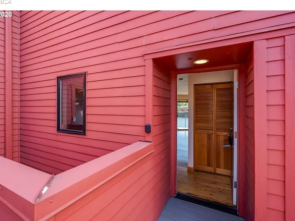 710 NW Naito Pkwy APT C11, Portland, OR 97209
