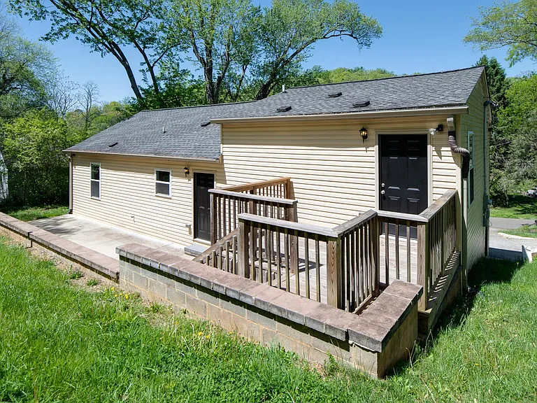 2208 Southside Rd — Photo 14