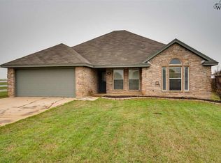 810 E Texas Ave, Iowa Park, TX 76367