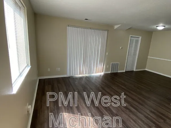 6065 In The Pines Dr SE, Grand Rapids, MI 49548