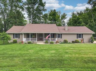 1268 Woods Dr, Tallmadge, OH 44278