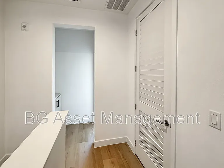 3909 Wattling St — Photo 21