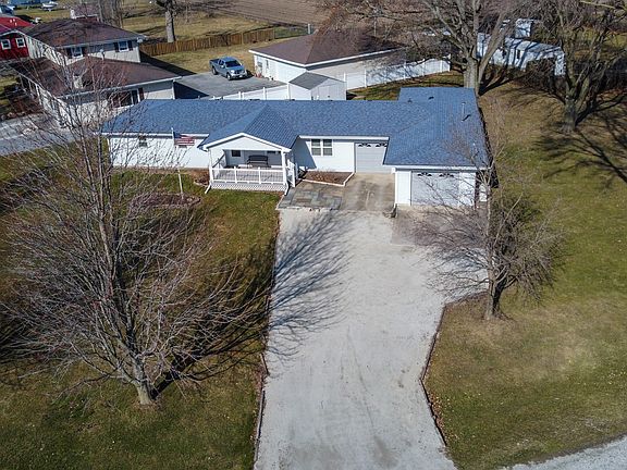 3rd image of 3520 N Vincennes Trl