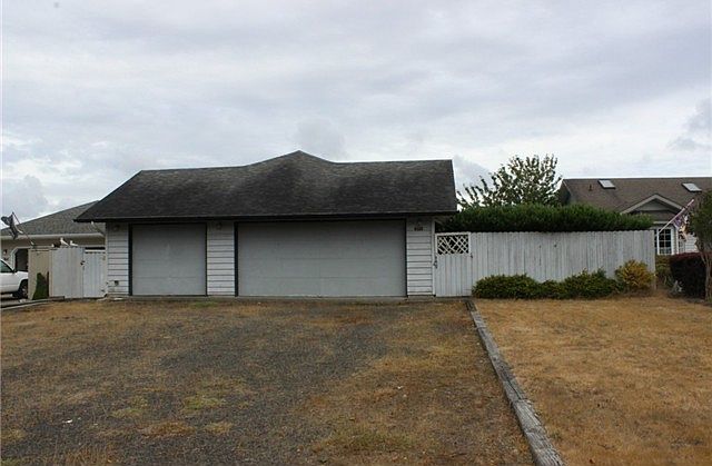 1st image of 360 Ponderosa Loop NE