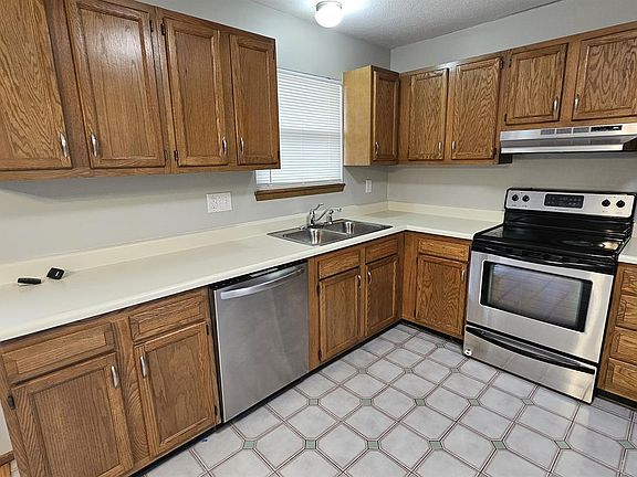 5th image of 2205 Fayhill Dr