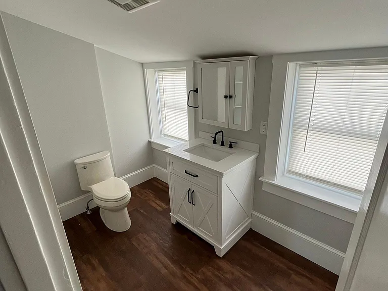 326 Thames St #2 — Photo 9