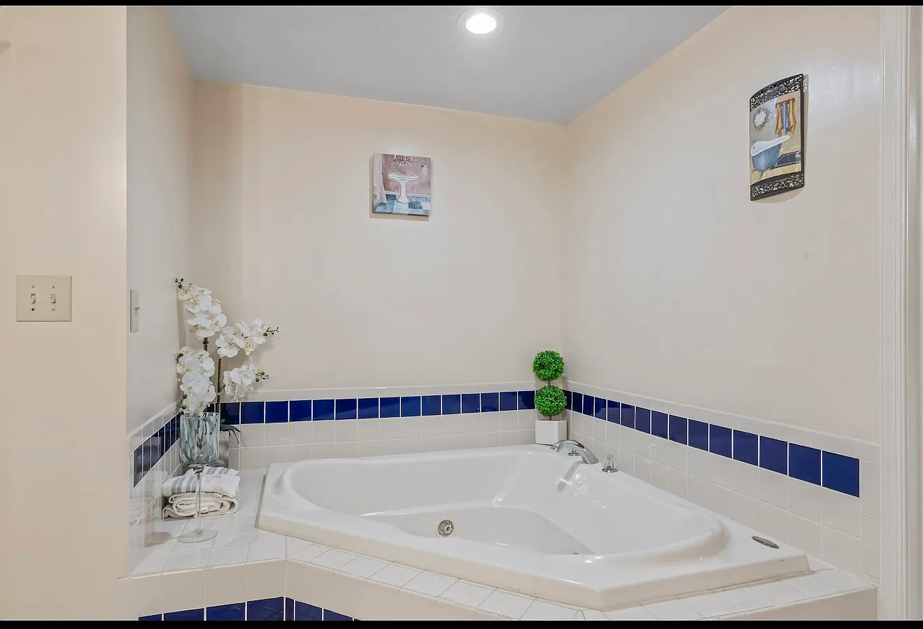 3 bed, $2,600 — Photo 2