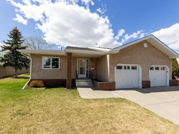 17310 Callingwood Rd NW, Edmonton, AB T5T 5P1