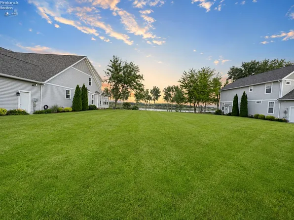 5354 Pintail Dr, Pt Clinton, OH 43452
