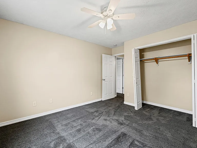 916 E Baker St — Photo 11