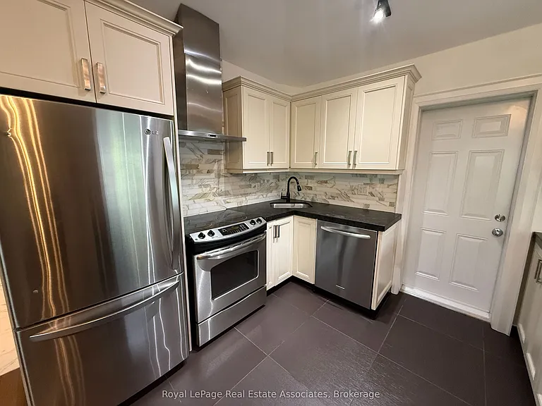52 Cameron Ave #4 — Photo 3