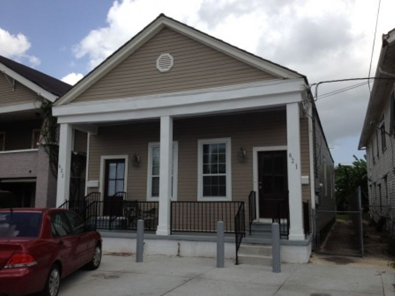 1st image of 621 Cortez St