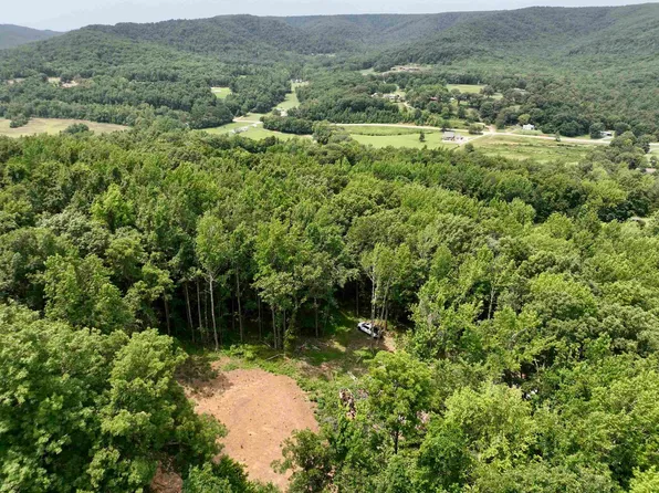 (undisclosed Address), Combs, AR 72721