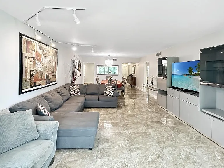 3505 Oaks Way #310 — Photo 11
