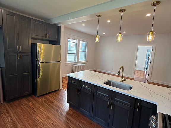 4th image of 44 Cromwell Ave Floor 2