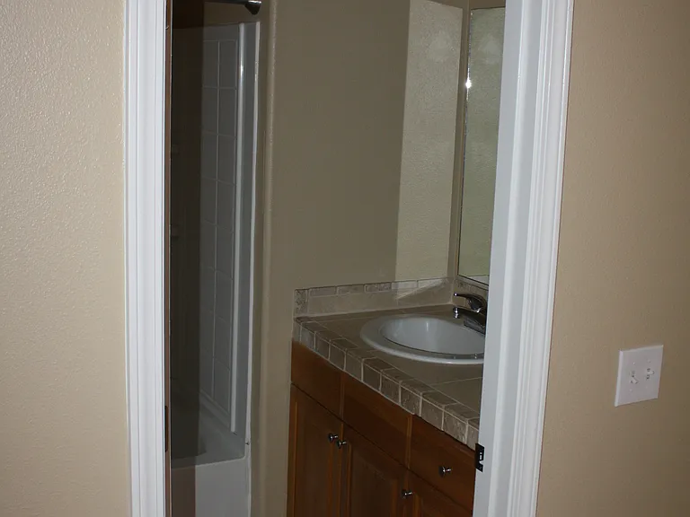 1456 Gibson Ave — Photo 9