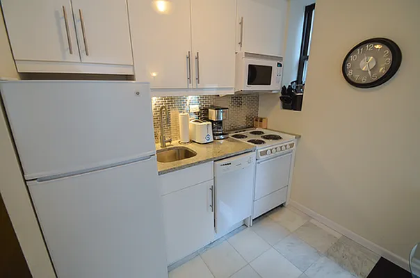 Rented by Global Realty Opportunities | media 12