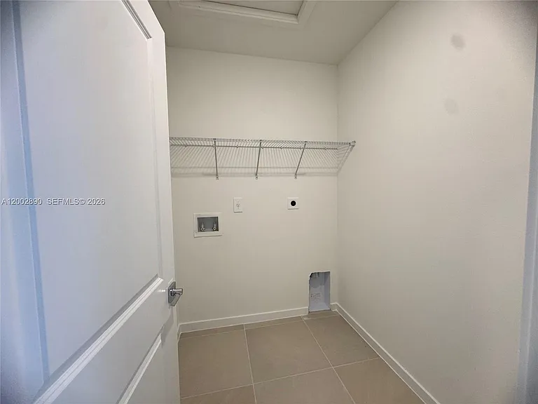 178 NE 14th Ave — Photo 17
