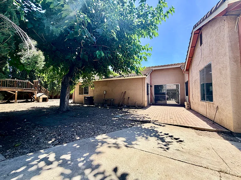 3400 Crowley Ct — Photo 7