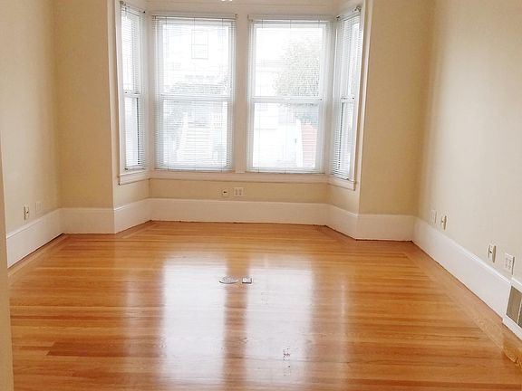 5th image of 524 Connecticut St