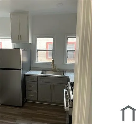 2532 Vineyard Ave — Photo 2