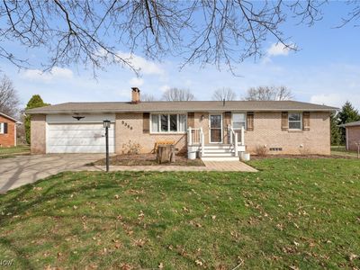 5366 Oakridge Dr, Louisville, OH, 44641