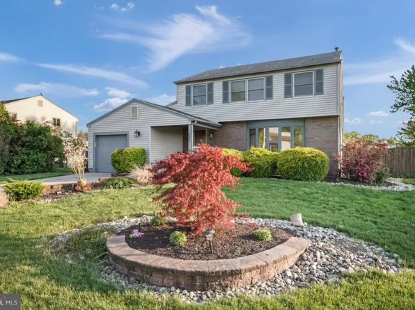 24 Castor Ct, Turnersville, NJ 08012