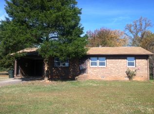 908 Old Metal Rd, Gaffney, SC 29341