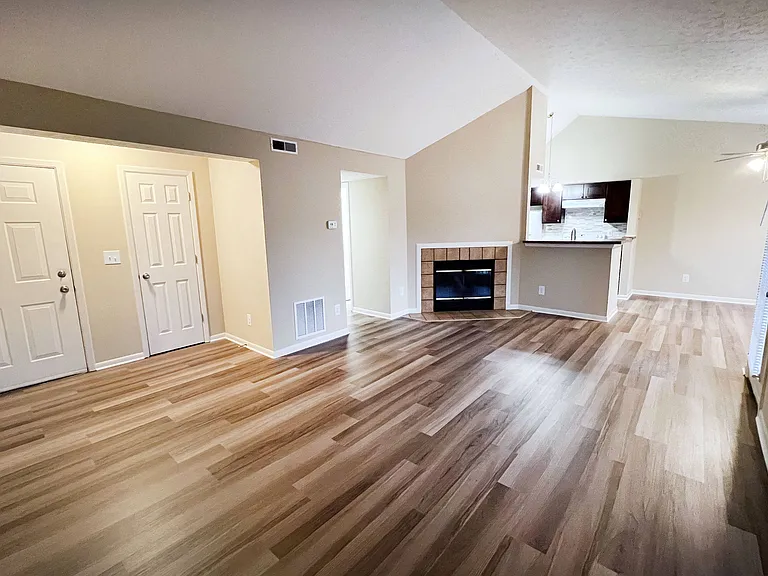 The Vinings Apartments — Photo 43