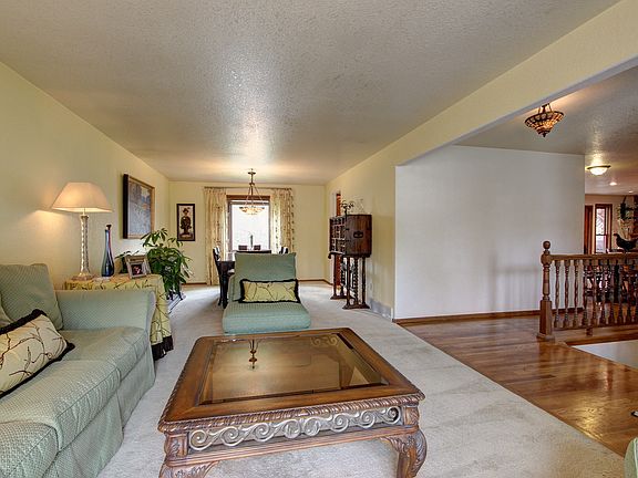 5th image of 3259 Zinnia Ct