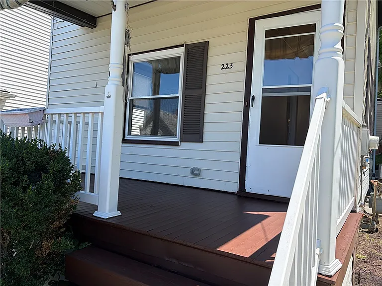 223 Orchard Ave — Photo 2