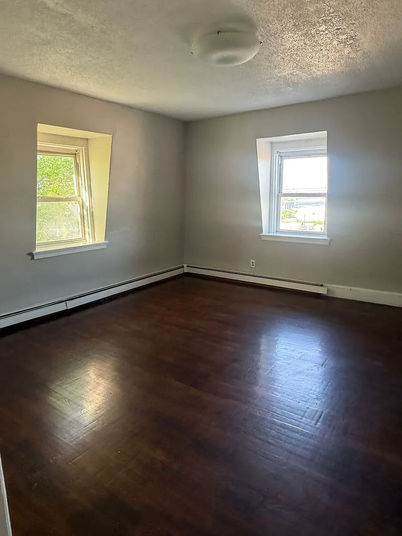 865 Eddy Street — Photo 4