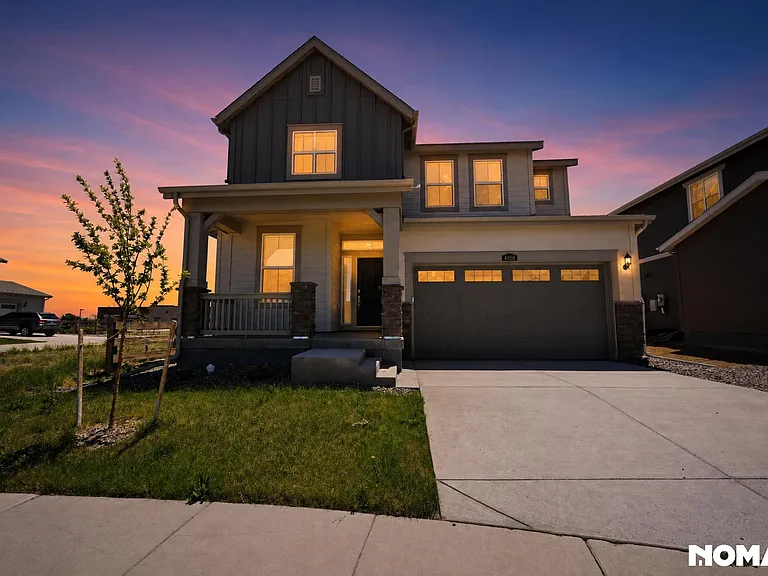 4858 Astor Pl — Photo 2