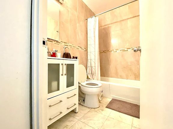 5th image of 30 W 61st St APT 10F