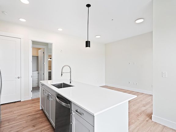 2nd image of 2876 W 53rd Ave Unit 301