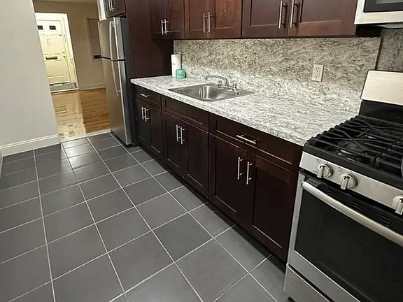 5th image of 15075 87th Ave APT 1F