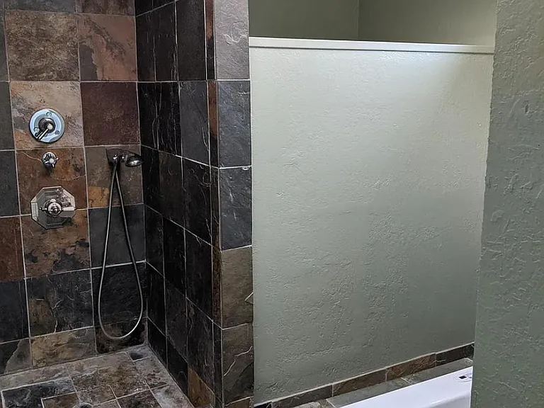 412 Avalon Dr — Photo 14