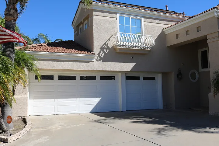 14049 Claremont Ln — Photo 2