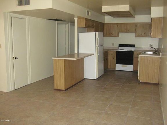 3rd image of 5407 W Glenrosa Ave