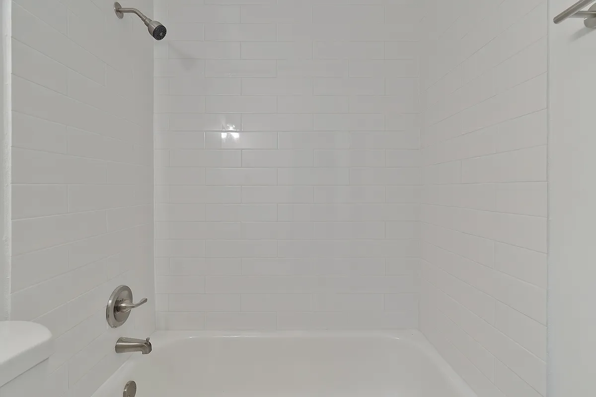 Building Photo - Emerald Cove West