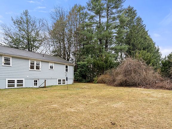 3rd image of 25 Bruce Rd